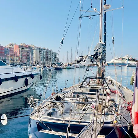 Rum i privatbostad Chez Habitants Nice-port *