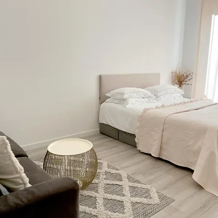 Rum i privatbostad Chez Habitants Nice-port Nice